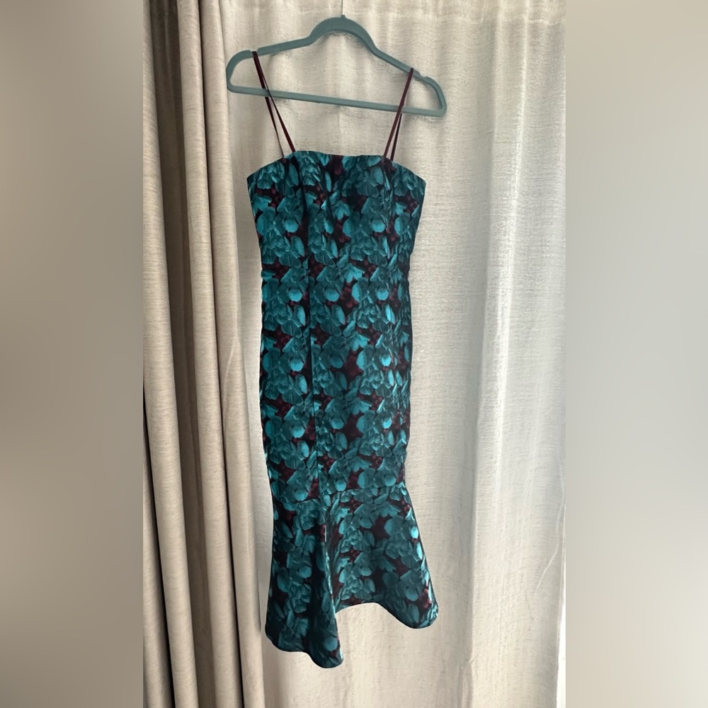 Size 2 Aidan by Aidan Mattox jacquard blue floral trumpet dress.